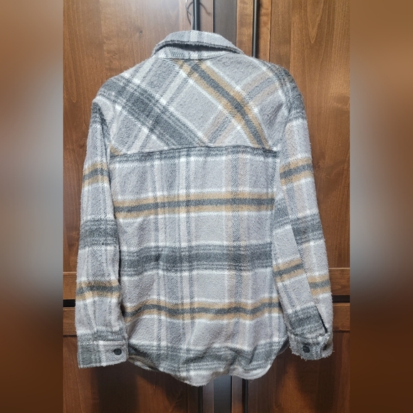 Shacket, Thread and Supply - Picture 2 of 3